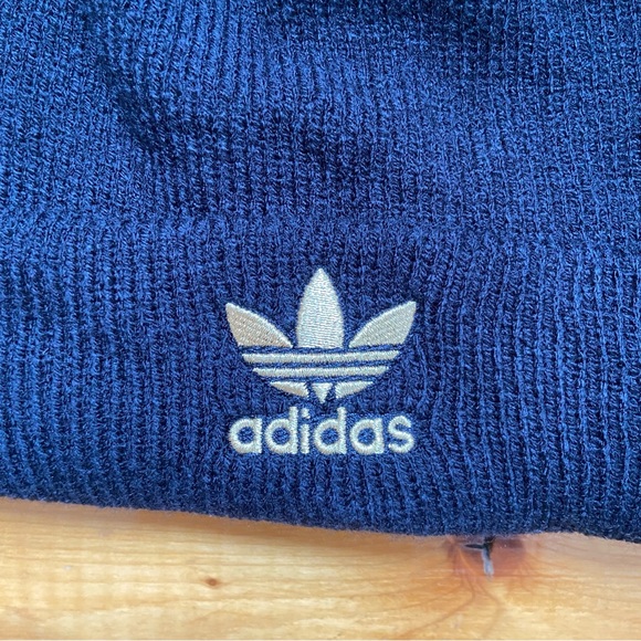 NEW adidas Women's Black Beanie with Gold Trefoil One Size NWOT - Picture 3 of 8